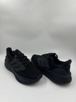 حذاء رجالي رياضي من ماركة اديداس(Adidas)