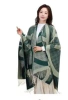 شال نسائي فاخر – نقش أخضر وأبيض أنيق