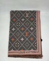 شالات نسائية شتوية من ماركة لويس فيتون ( Louis Vui...