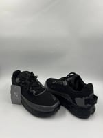 حذاء رياضي رجالي من ماركة نيوبلانس(New balance)