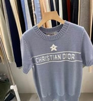 كنزة نسائي من ماركة ديور Christian Dior بأكمام قصي...