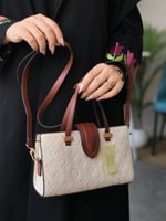 تشكيله مختاره من حقائب اليد النسائيه من ماركه لويس...