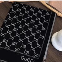 شال نسائي شتوي دبل فيس من ماركة قوتشي (Gucci)-اسود...