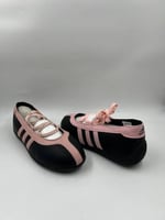 حذاء نسائي بالية من ماركة اديداس(Adidas)