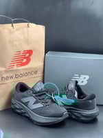 حذاءرجالي من ماركة نيو بالانس( New Balance ) موديل...