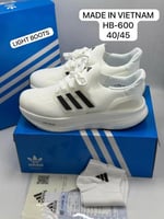 حذاء رجالي رياضي من ماركة أديداس Adidas لايت بوست...