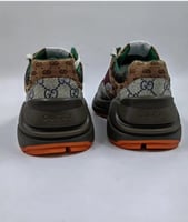 حذاء رياضي كلاسيكي من ماركة قوتشي(Gucci)