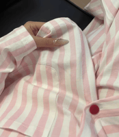 بيجاما أنثوية مخططة بتفاصيل أنيقة