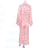 بيجاما القلوب الأنثوية بملمس انسيابي فاخر