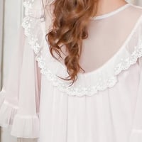 قميص من التل والدانتيل الفرنسي بتصميم فاخر وأنيق-أ...