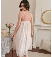 قميص الفيونكة الفرنسي بتصميم أنثوي وأنيق