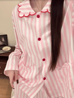 بيجاما أنثوية مخططة بتفاصيل أنيقة