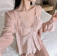 بيجاما الفراشات الأنثوية من المخمل الأنيق مكونة من...