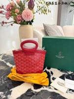 احمر