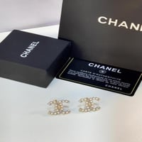 حلق نسائي من ماركة شانيل CHANEL