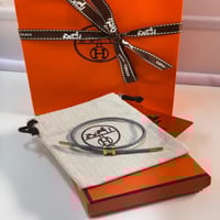 أسوارة من ماركة هرمز