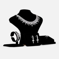 ‎ طقم نسائي أنيق بلون فضي