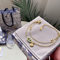 اسوارة نسائي من ماركة ديور