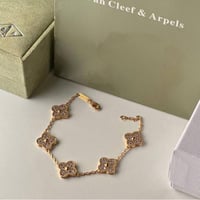 اسوارة فان كليف ذهبي - ماستر