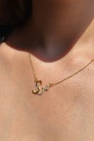 سلسال حرفين مع فصوص أنيقة