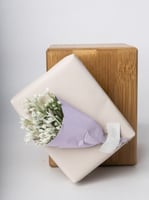 تغليف انيق مع امكانية اضافة باركود اغنية او عباره