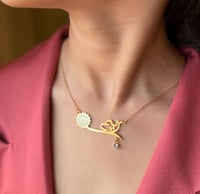 سلسال بالاسم مع ورده -متجر الرياض