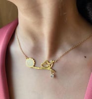 سلسال بالاسم مع ورده -متجر الرياض