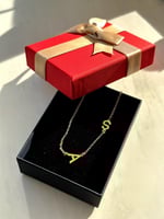 قلادة حرفين بلمسه انيقه