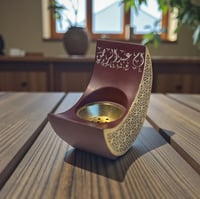 مبخرة عربية مزخرفة بشكل الهلال