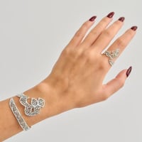 اسواره مع الخاتم بحفر الحرف على طلبك -متجر الرياض