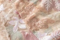 فستان كشكش مطرز