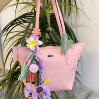 شنطة لاكوست وردي حجم لارج (L)