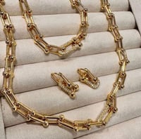 طقم بتصميم مستوحى من تيفاني من ثلاث قطع مطلي بماء...