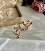 خاتم ناعم بتصميم مستوحى من تيفاني مطلي بالذهب .