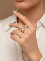 خاتم مستوحى من ماركة مطلي ذهب .