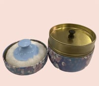 مزيل عرق بالشبه والمسك والبودرة يتميز بعلبة جذابة...