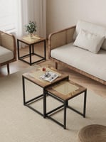 طقم طاولات جانبية مربعة بتصميم عصري ولمسة طبيعية”