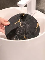 منظم مكياج ذهبي فاخر من طابقين - تصميم أنيق وعصري...