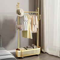 علاقة ملابس عملية مع مساحة تخزين إضافية وتصميم