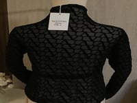 بلوزه فالنتينو اسود