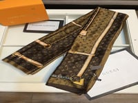 سكارف لويس فتون