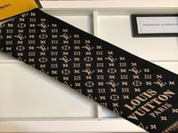 شال لويس فيتون