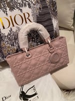 حقيبة ديور ماستر + سكارف هديه بدون ملحقات