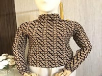 بلوزة فالنتينو