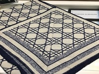 بطانية ديور مواليد