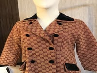 جاكيت قوتشي