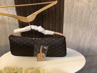 حقيبة لويس فيتون