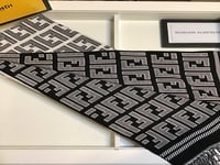 شال فندي شتوي