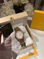 ساعة رويال أوك ذهبي