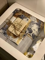 طقم سجاده+شرشف صلاه +مبخره +سبحة+ حصن المسلم+ بيت...